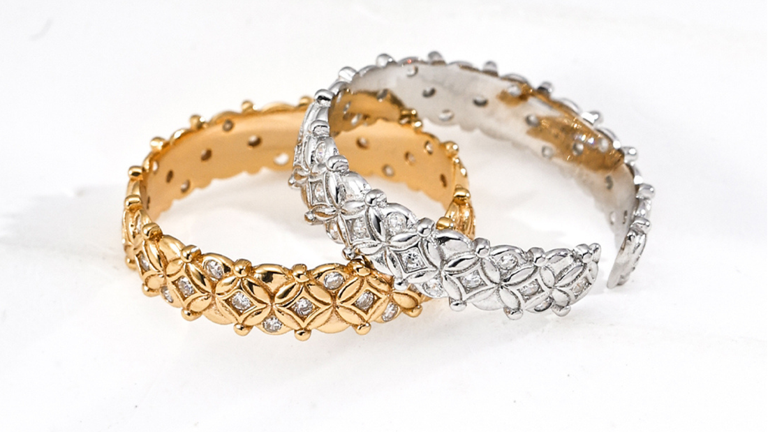 Gold-Plated Jewellery vs Gold Vermeil: What's the Difference?