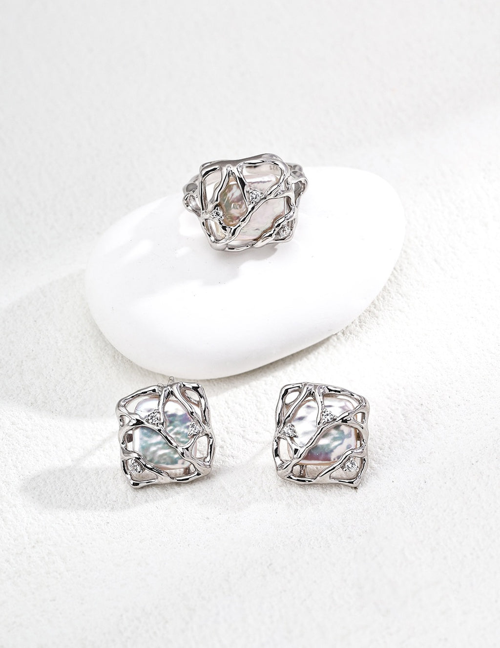 Canopy Pearl Earrings