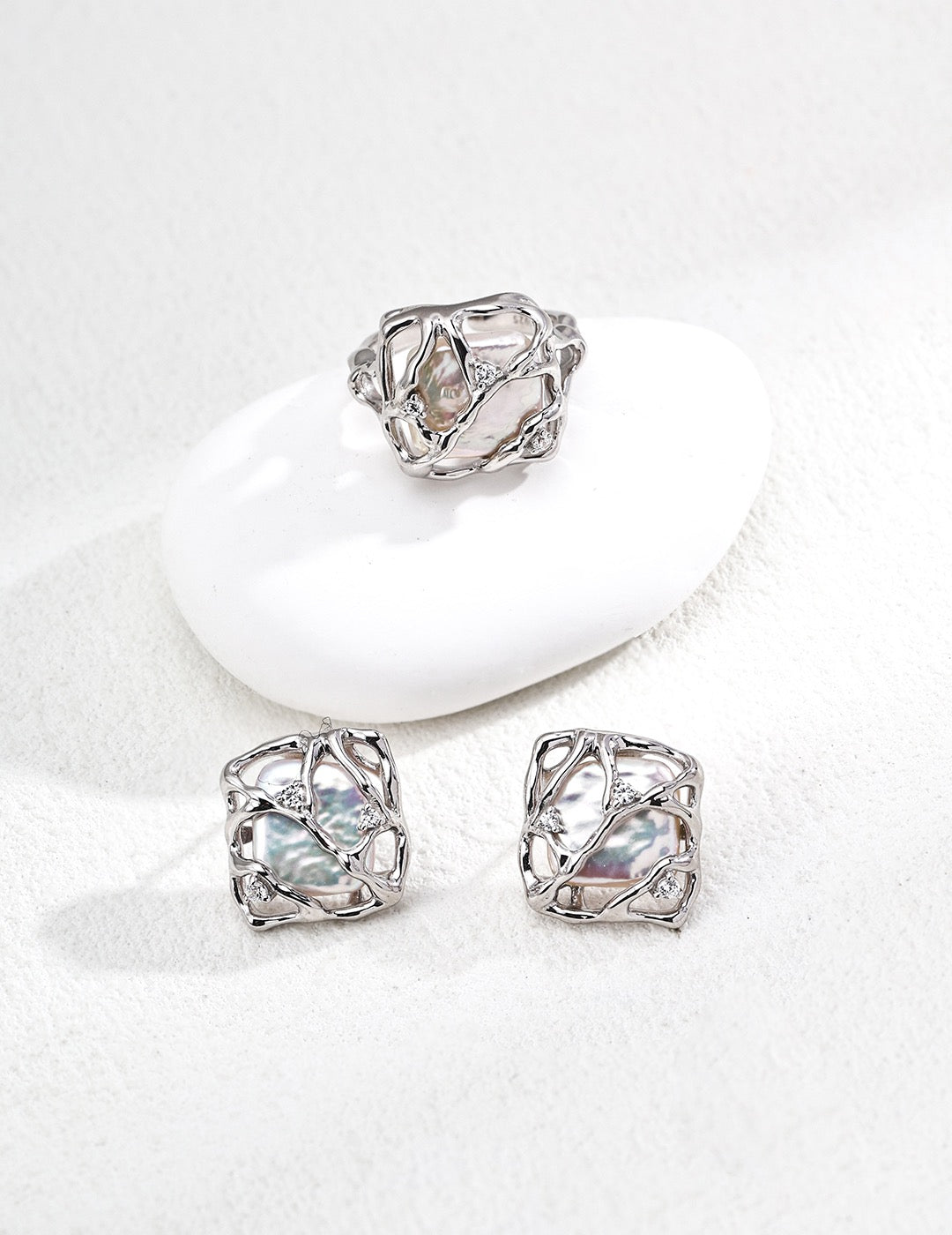 Canopy Pearl Earrings