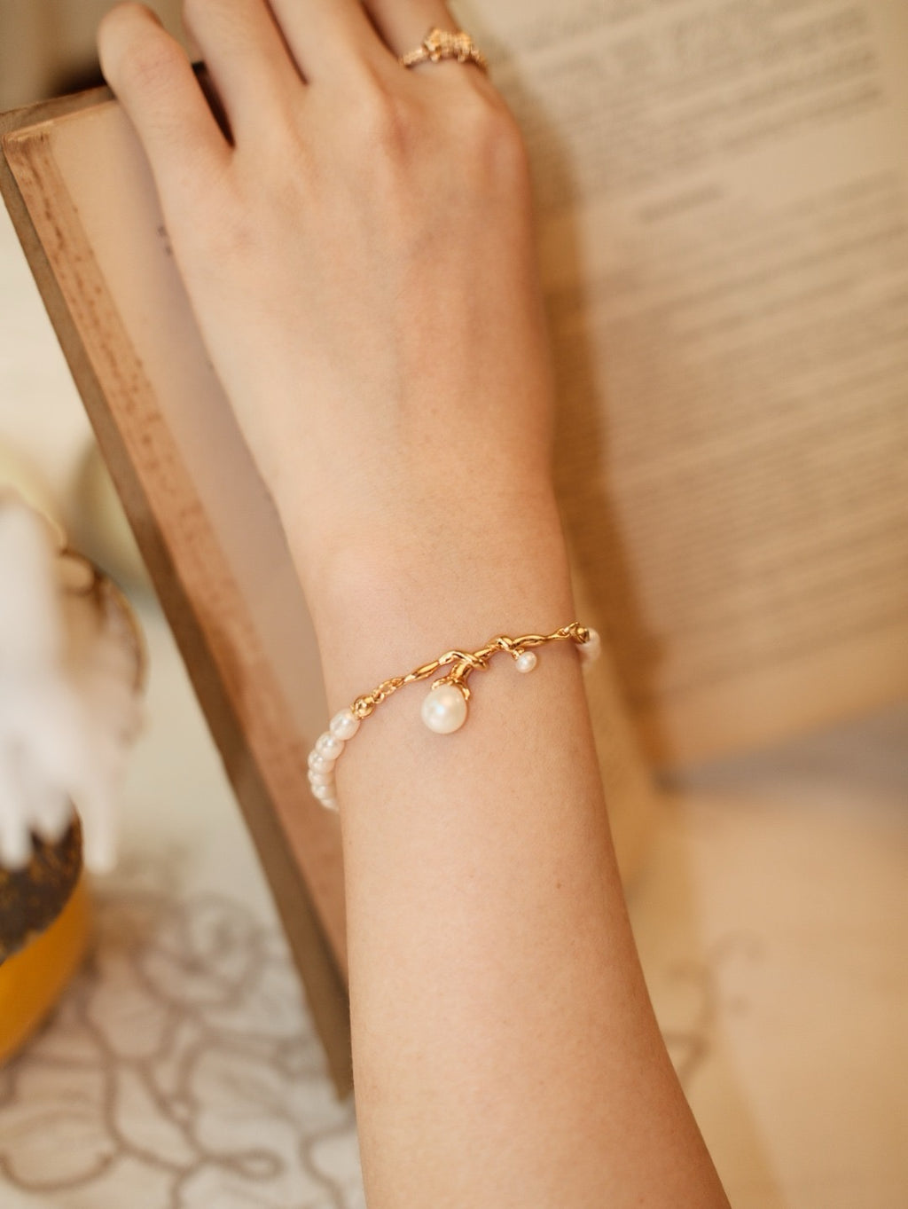 Entwine Pearl Bracelet