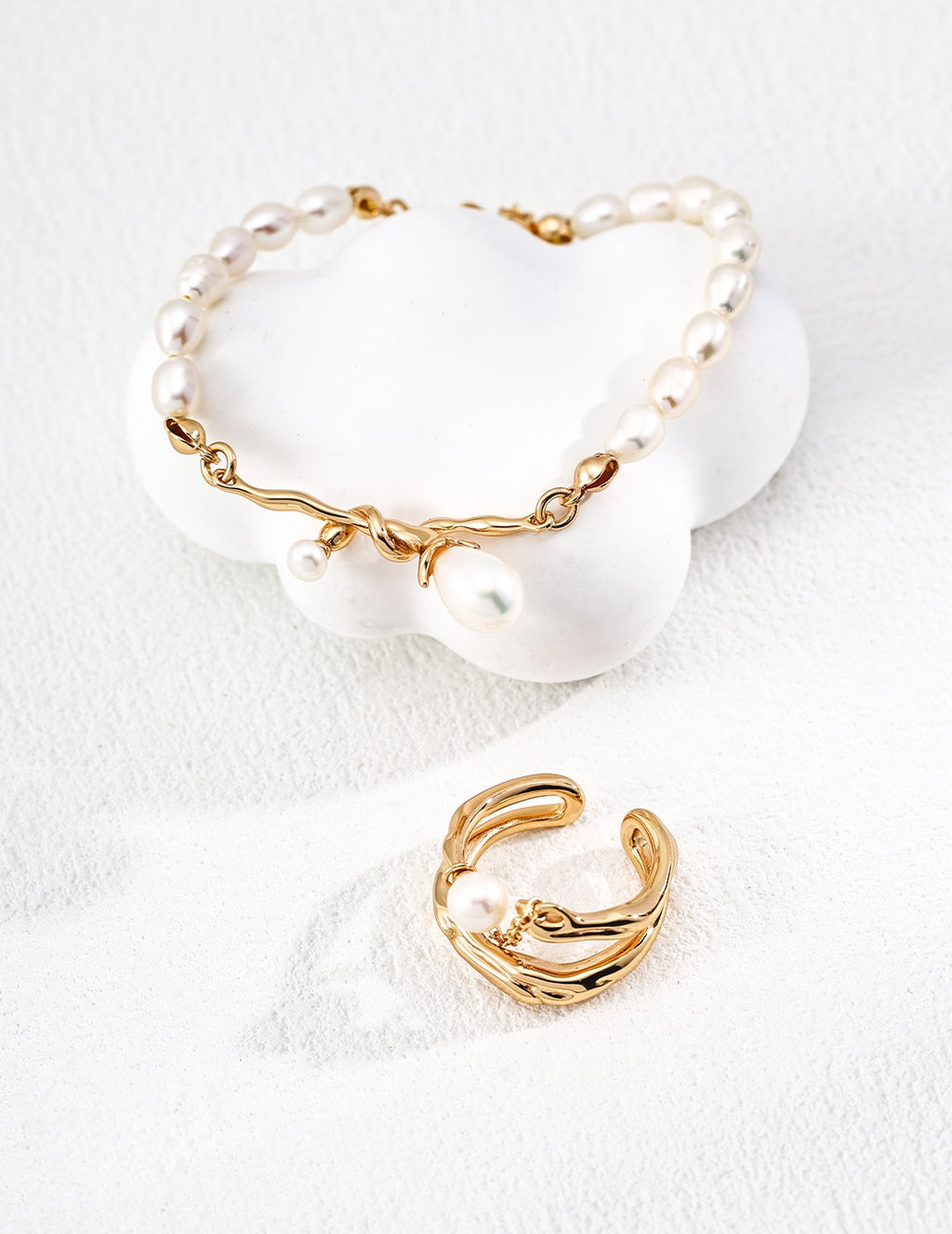 Entwine Pearl Bracelet