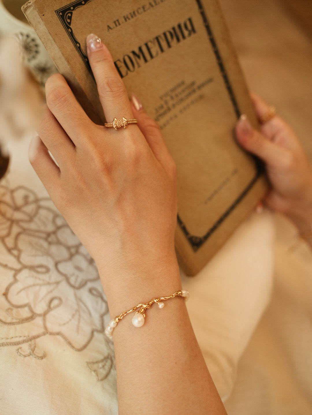 Entwine Pearl Bracelet