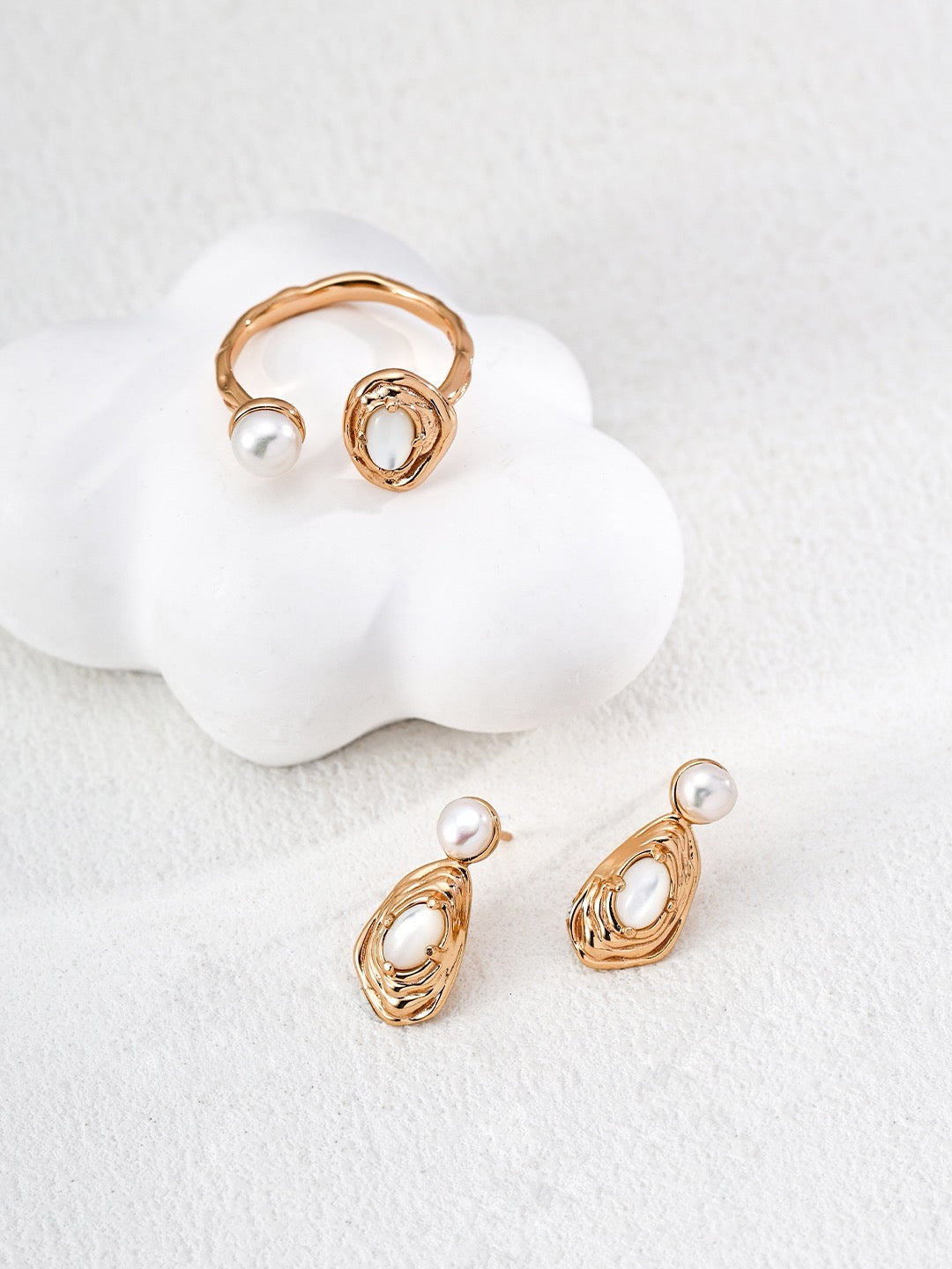 Molten Pearl Oval Ring