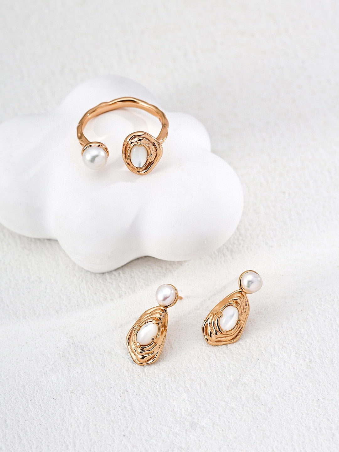 Molten Pearl Oval Ring