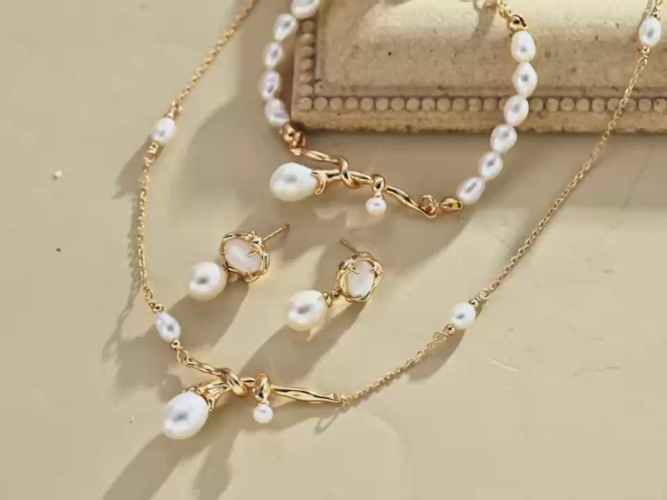 Entwine Pearl Bracelet